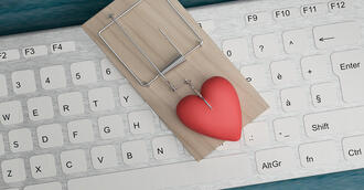  عاشقانه-موس "عرض =" 332 "style =" عرض: 332px؛ شناور: درست؛ حاشیه: 0px 0px 10px 10px؛ "srcset =" https://blog.avast.com/hs-fs/hubfs/romance-mousetrap.jpg؟width=166&name=romance-mousetrap.jpg 166w، https: // وبلاگ. avast.com/hs-fs/hubfs/romance-mousetrap.jpg؟width=332&name=romance-mousetrap.jpg 332w، https://blog.avast.com/hs-fs/hubfs/romance-mousetrap.jpg؟width = 498 & name = romance-mousetrap.jpg 498w، https://blog.avast.com/hs-fs/hubfs/romance-mousetrap.jpg؟width=664&name=romance-mousetrap.jpg 664w، https://blog.avast .com / hs-fs / hubfs / romance-mousetrap.jpg؟ width = 830 & name = romance-mousetrap.jpg 830w، https://blog.avast.com/hs-fs/hubfs/romance-mousetrap.jpg؟width= 996 & name = romance-mousetrap.jpg 996w "size =" (حداکثر عرض: 332px) 100vw ، 332px "/> گزارش جرایم سایبری FBI نشان داد که دسته دوم از جنایات گرانترین ، پشت تنها ایمیل تجاری سازشده ، اعتماد به نفس و کلاهبرداری عاشقانه بود با کل هزینه سالانه 363 میلیون دلار. کلاهبرداری ها در سال گذشته 18493 بار اتفاق افتاده ، گزارش FBI - به طور متوسط ​​بیش از 50 بار در روز. </p>
<h2><strong> باجگیران آزاد شدند پرونده های Pensacola به عنوان اثبات </strong></h2>
<p> گروه باج افزار Maze ، که در اوایل این ماه سیستم های رایانه ای شهری را در Pensacola ، Fla قفل کرده و خواستار باج یک میلیون دلاری شده بود ، 2 گیگابایت داده باج را منتشر کرده است تا ثابت کند که آنها علاوه بر این سرقت پرونده ها نیز دارند. برای رمزگذاری آنها این گروه به Bleeping Computer توضیح داد كه این انتشار در پاسخ به رسانه های خبری تردید آور است و می نویسند: "این تقصیر رسانه های جمعی است كه می نویسند ما داده ها را بیش از چند پرونده نمی پیوندیم." </p>
<h2><strong> New Orleans بیمه نامه سایبر را به 10 میلیون دلار افزایش می دهد </strong></h2>
<p> شهر نیواورلئان ، که همچنین در ماه جاری دچار حمله ransomware شد ، قصد دارد با توجه به انتظاراتی که این حمله اخیر از سیاست فعلی خود پیشی خواهد گرفت ، بیمه نامه سایبری خود را تا 10 میلیون دلار افزایش دهد. از 3 میلیون دلار مقامات شهری ادعا می کنند که آنها هرگز درخواست باج دریافت نکرده اند و می توانند تمام داده های رمزگذاری شده را بازیابی کنند ، اما هزینه بازپرداخت از 3 میلیون دلار فراتر خواهد رفت. اطلاعات بیشتر در مورد سایت وابسته خبری CBS WWLTV را بخوانید. </p>
<h2><strong> هزاران شناسه حلقه ای که برای سرگرمی به صورت آنلاین ارسال شده اند </strong></h2>
<p> نام های کاربری و گذرواژه های جالب حلقه و ارسال آنها در تالارهای وب در تاریکی در طی چند هفته گذشته افزایش یافته است ، با هکرها بسیاری از دیگران را تشویق به ارسال فیلم های هک شده و اطلاعات حساب فقط " ZDNet گزارش داد که فعالیت های هک کننده در اطراف دستگاه ها و داده های Ring توسط اوایل ماه جاری توسط یک مقاله معاون کاتالیز شد که گزارش می داد که برخی از ابزارها به صراحت برای این منظور تهیه شده اند. به گفته ZDNet ، ورزش هکینگ رینگ به حدی رسیده است که یک زن و شوهر از انجمن های جنایی در تلاش برای جلوگیری از استعلام از اجرای قانون ، مهلت قانونی برای این موضوع قرار داده اند. </p>
<h2><strong> نقل قول این هفته </strong></h2>
<p> "8 ساله من اخیراً از دستگاه خود خواسته است ، و وقتی به او اجازه می دهم از تلفن قدیمی من استفاده کند ، ما به مشکل والدین قرن بیست و یکم گیر افتادیم." – ویتنی گلاکرر بلک به اتاق پسرش رفت. و او را در حال تماشای محتوای بزرگسالان در تلفن خود یافت. هر دو هراسان بودند. آنچه را که او انجام داد بعدی در وبلاگ Avast بخوانید. </p>
<h2><strong> مجرمان سایبری محکوم به تدریس دبیرستان در چین </strong></h2>
<p> یو پینگان ، تبعه چینی که به دلیل توهین به ارتکاب هک رایانه ای مقصر گناهکار بود پیش از گذراندن 18 ماه در یک زندان در سن دیگو ، اکنون در شانگهای زندگی می کند و در آنجا دبیرستان را تدریس می کند. کلاس های رایانه پینگان به عنوان بخشی از توطئه ای که شرکت Qualcomm ، Riot Games و Pacific Science Energy Energyicic Material هک کرده بود ، پس از گذشت زمان خدمت وی ​​، اجازه بازگشت به چین داده شد ، جایی که وی پس از همان شغلی که قبل از ایالات متحده انجام داد ، مورد استقبال قرار گرفت. دستگیری. هنگامی که پنگان توسط یک خبرنگار رویترز در مدرسه کشف شد ، وی با یک مقام مدرسه تماس گرفت که گزارشگر را از دانشگاه بیرون می کند. کل داستان را در رویترز بخوانید. </p>
<h2><strong> پروژه های ویژه اپل شامل فناوری ماهواره ای است </strong></h2>
<p> خودیها در غول کوپرتینو تأیید كردند كه اپل تیمی از متخصصان از هوافضا ، ماهواره و صنایع طراحی آنتن را برای یك پروژه مخفی برتر با هدف نشان دادن نتایج در پنج آینده جمع كرده است. سال ها. هدف از این پروژه می تواند پرتوهای سرویس های اینترنتی به طور مستقیم به دستگاه های مشتریان ، رفع نیاز به خدمات بی سیم باشد ، کارمندان اپل به طور ناشناس به بلومبرگ اعتماد کردند و افزودند که اگرچه این تلاش هنوز در مراحل اولیه است ، اما اولویت شرکت برای مدیرعامل تیم است. کوک. </p>
<h2><strong> این هفته باید "بخوانید" در وبلاگ Avast </strong></h2>
<p> عجیب ترین داستانهای امنیت سایبری سال 2019 را در وبلاگ Avast بخوانید ، که شامل یک درایو انگشت شست شما در پایتان است ، مجرمان سایبری اطلاعات سرقت ناهار مدرسه و استفاده از AI برای جعل یک مدیرعامل. </p>
<hr/>
<p> Avast یک رهبر جهانی در امنیت سایبر است و از صدها میلیون کاربر در سراسر جهان محافظت می کند. از همه دستگاه های خود با آنتی ویروس رایگان و برنده جایزه ما محافظت کنید. از حریم خصوصی خود محافظت کرده و اتصال آنلاین خود را با SecureLine VPN رمزگذاری کنید. تبلیغ کنندگان را از پشت خود دور کنید و هویت آنلاین خود را برای حریم شخصی بیشتر با Avast AntiTrack پنهان کنید. </p>
</div>
<p><script> (عملکرد (d ، s ، شناسه) {
            var js، fjs = d.getElementsByTagName (s) [0]؛
            اگر (d.getElementById (شناسه)) بازگشت؛
            js = d.createElement (s)؛ js.id = شناسه؛
            js.src = "http://connect.facebook.net/en_US/all.js#xfbml=1&status=0"؛
            fjs.parentNode.insert قبل از (js، fj)؛
            } (سند ، "اسکریپت" ، "facebook-jssdk") ؛ </script></pre>
<p><a href=