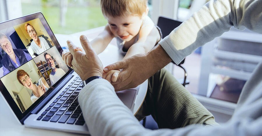 کودکان نو پا و فناوری | آواز