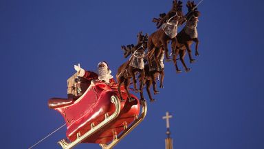 سانتا به دور دنیا رفت ، مسیر پیرمرد خوب را دنبال کنید