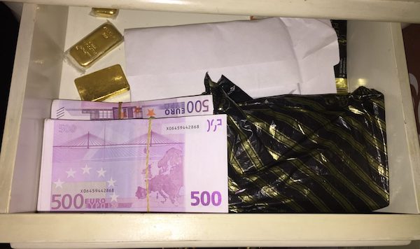 به هر کسی که تعلق می گیرد یا نحوه توزیع یارانه تاج به مجریان تور تعلق می گیرد